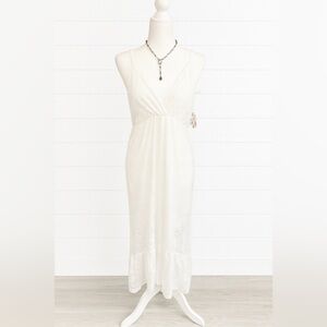 ✨ Jolie & Joy White Lace Maxi Dress – Size XL (NWT)